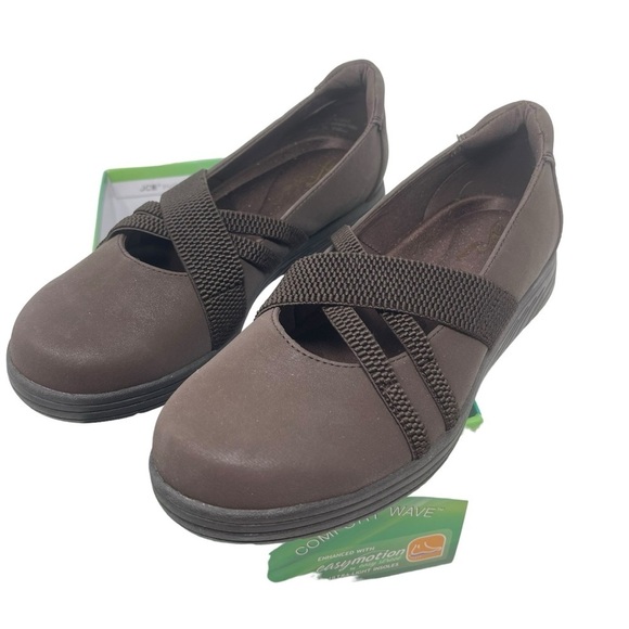 Easy Street Woman’s Size 7.5 brown Matte Igna slip on shoes New - Picture 3 of 9